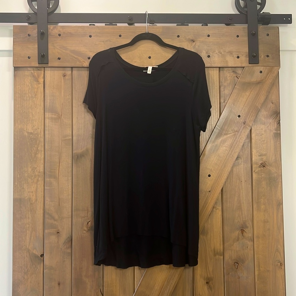 Jessica Simpson black nursing tunic